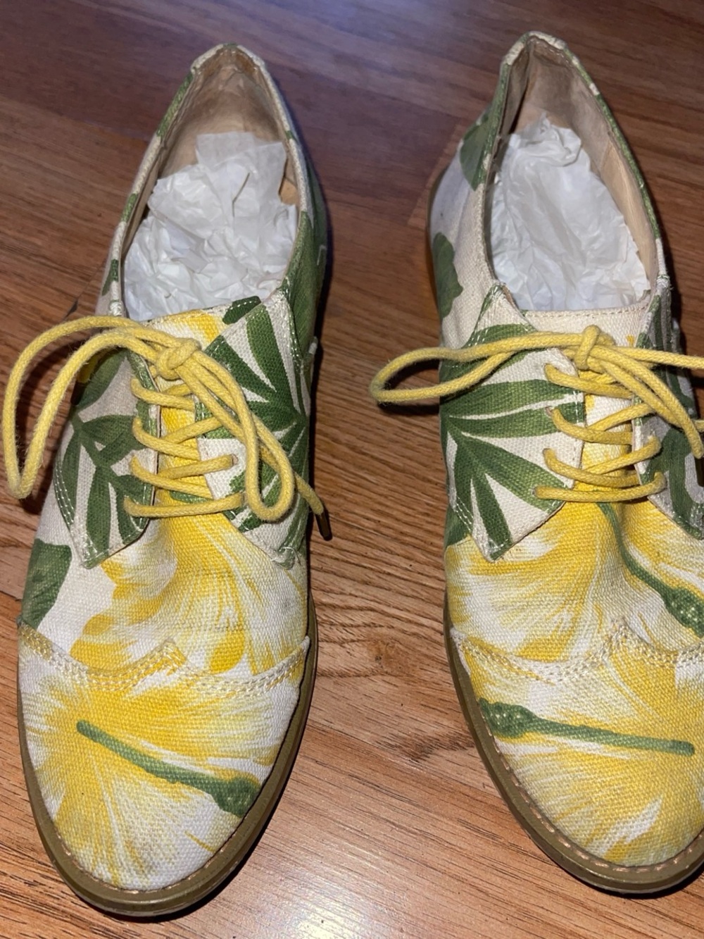 Floral Canvas Lace-Up Women's Shoes in Yellow & Green